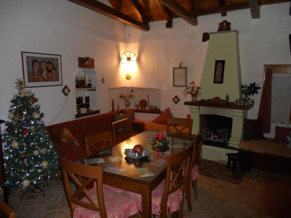 Sarafis Guesthouse Agios Lavrentios Екстер'єр фото