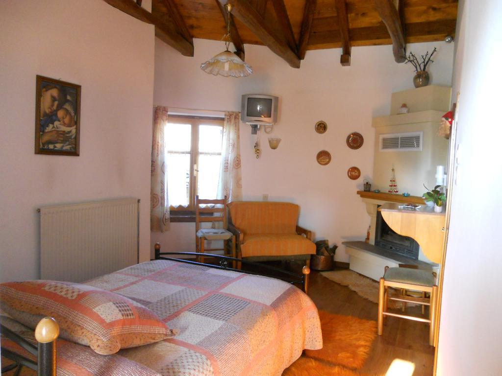 Sarafis Guesthouse Agios Lavrentios Екстер'єр фото