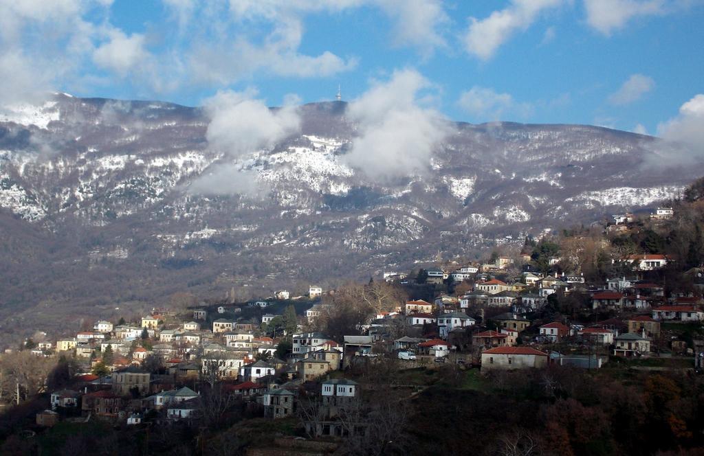 Sarafis Guesthouse Agios Lavrentios Екстер'єр фото