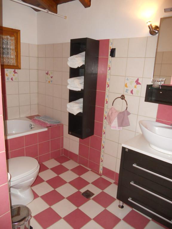 Sarafis Guesthouse Agios Lavrentios Екстер'єр фото