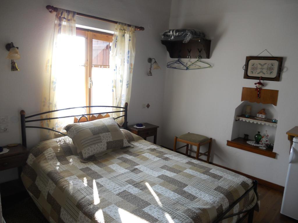 Sarafis Guesthouse Agios Lavrentios Екстер'єр фото