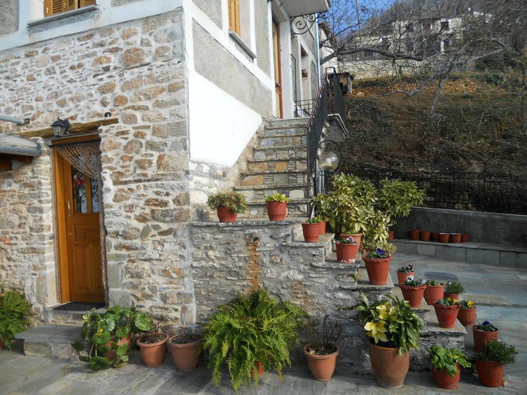Sarafis Guesthouse Agios Lavrentios Екстер'єр фото